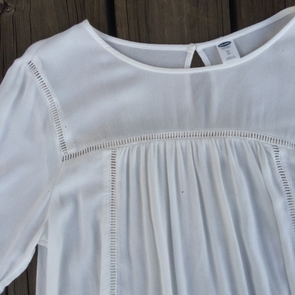 WHITE BELL SLEEVE TOP - Picture 2 of 4